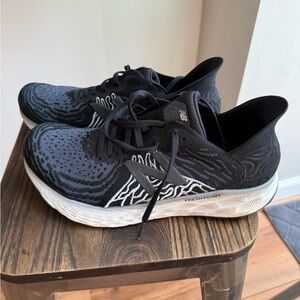New Balance 1080v10 men’s size 10 4e